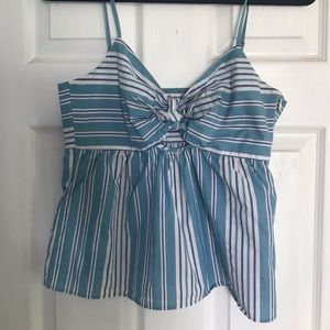 Striped keyhole tank